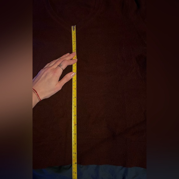 Quince Mongolian Cashmere V-Neck Sweater - Picture 6 of 6